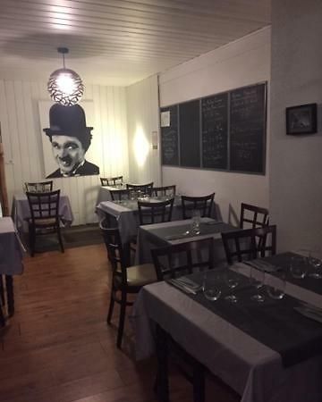 Hotel La Tour D'Auvergne Pont-lʼAbbé Eksteriør billede