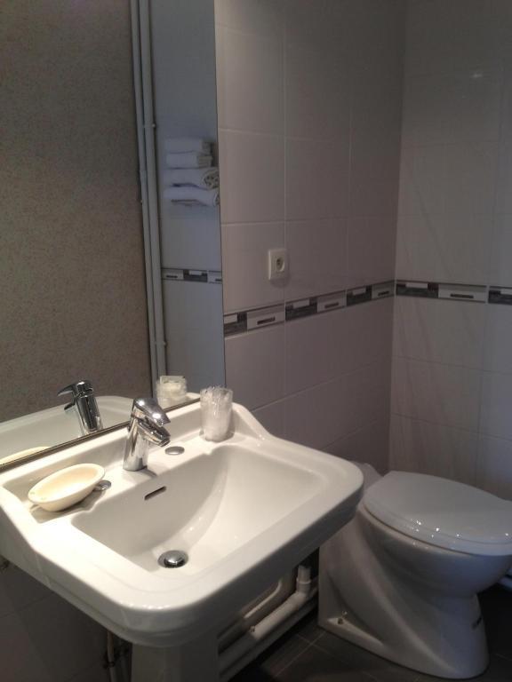 Hotel La Tour D'Auvergne Pont-lʼAbbé Værelse billede