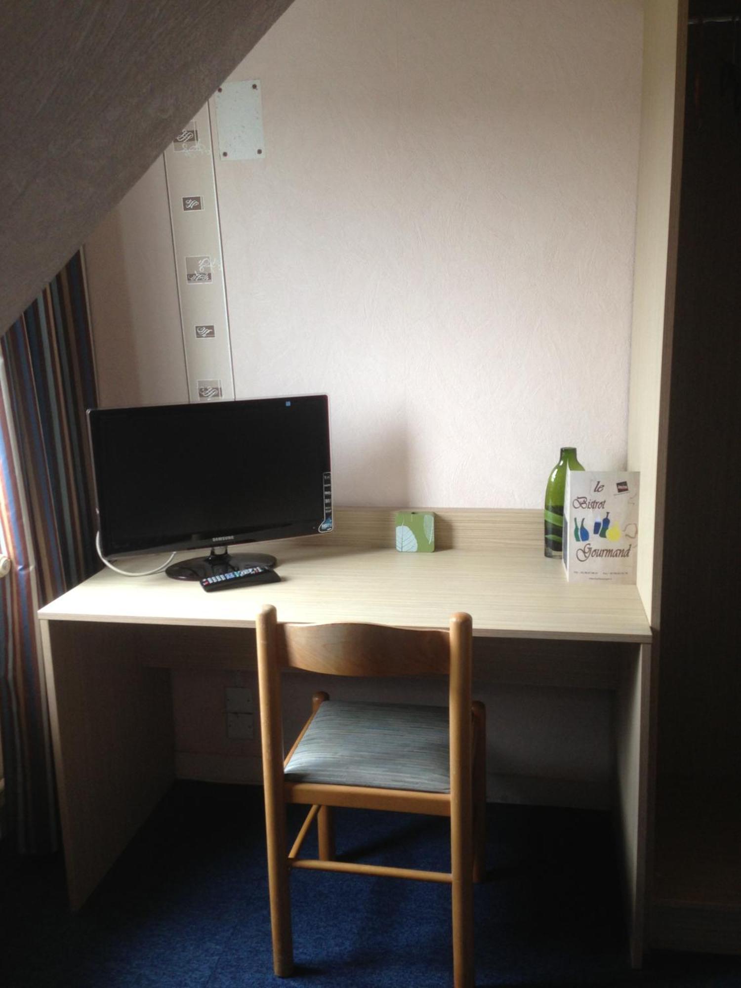 Hotel La Tour D'Auvergne Pont-lʼAbbé Eksteriør billede